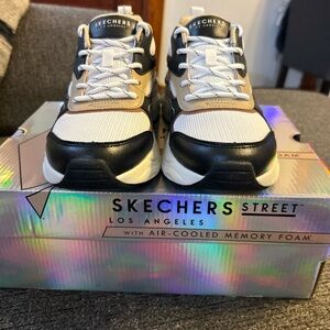 NIB Skechers Women’s Hazel Street Memory Foam Sz 7.5